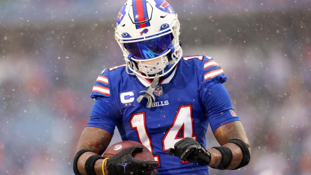انفجار Stefon Diggs: Bills WR Sean McDermott يخرج من غرفة خلع الملابس ، يصرخ في الخط الجانبي